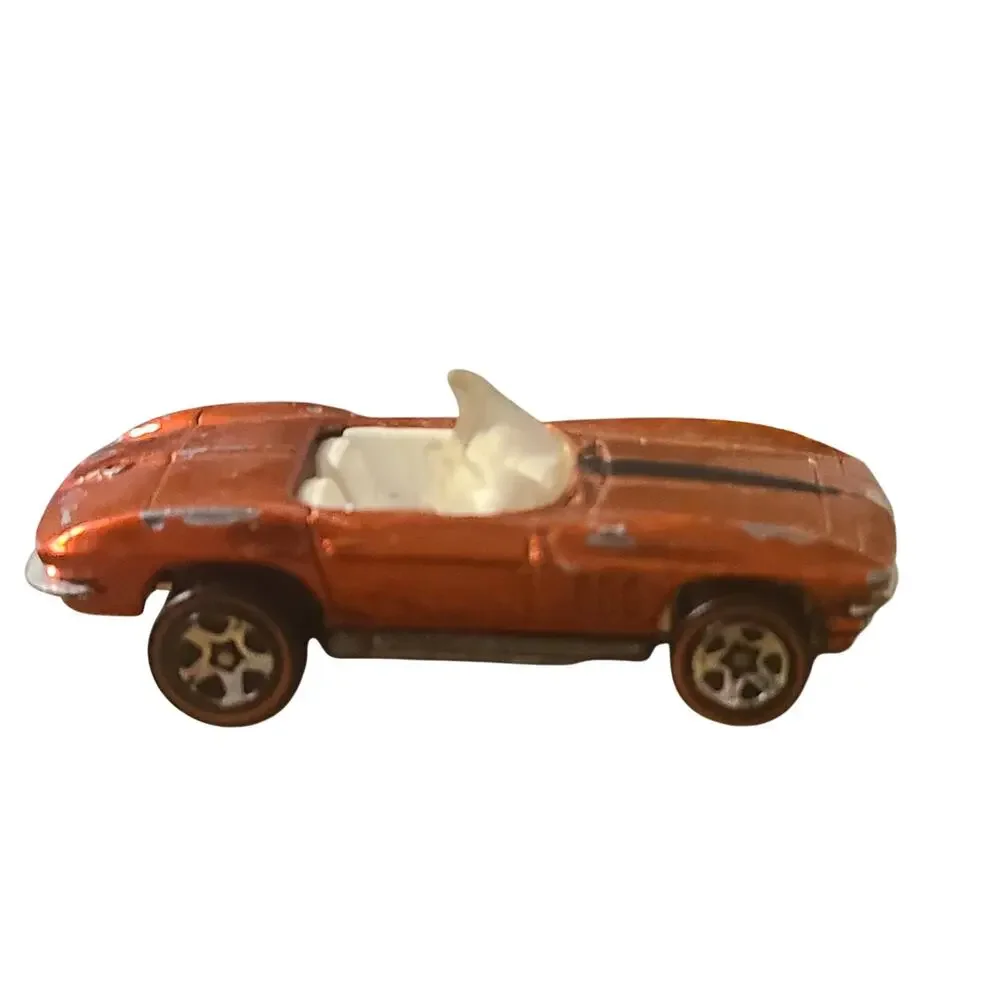 2005 Hot Wheels Classics Series 2 1965 Red Corvette Convertible Redlines 1:64